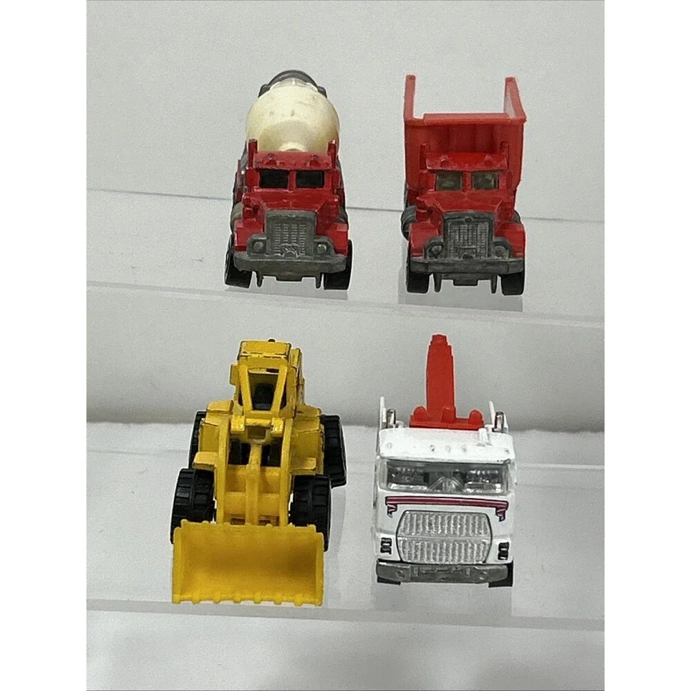 Vtg Hot Wheels Construction Lot Peterbilt Dump Cement Tow Truck Front Loader